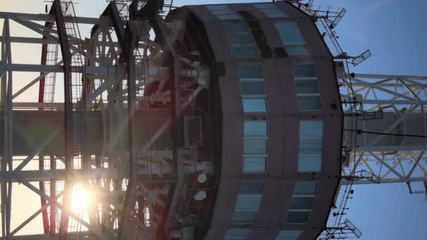 Vidéo verticale - Tour de télévision le matin à l'aube à Kiev, Ukraine — Video