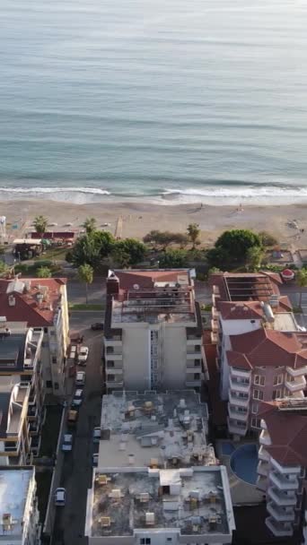 Vídeo vertical Alanya, Turquia - uma cidade balnear. Vista aérea — Vídeo de Stock