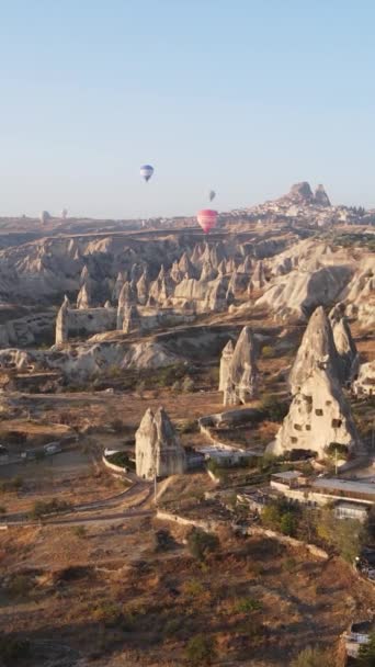Capadocia, Turquía - vídeo vertical de lanzamiento de globos — Vídeos de Stock