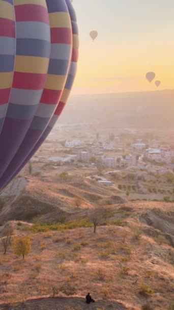 Cappadocia, Turchia - video verticale del lancio del palloncino — Video Stock