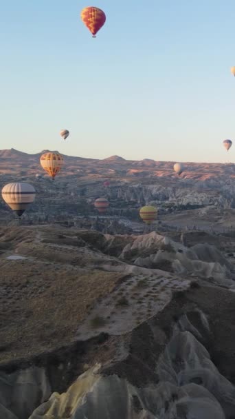 Cappadocia, Turkey - vertical video of balloon launch — 图库视频影像