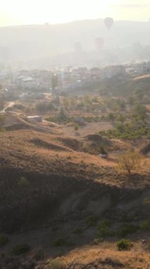 Kapadokya, Türkiye - balon fırlatılışının dikey videosu