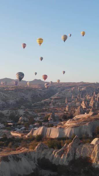 Capadocia, Turquía - vídeo vertical de lanzamiento de globos — Vídeos de Stock