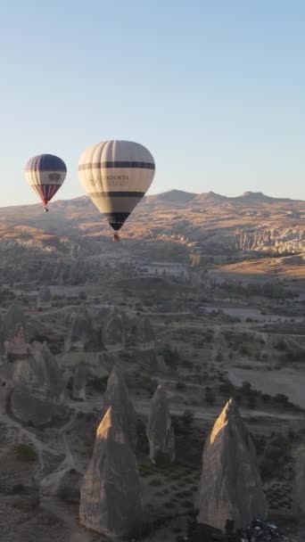 Cappadocia, Turkey - vertical video of balloon launch — Stock Video