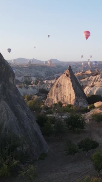 Cappadocia, Turchia - video verticale del lancio del palloncino — Video Stock