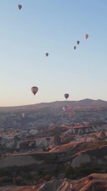 Capadocia, Turquía - vídeo vertical de lanzamiento de globos — Vídeos de Stock