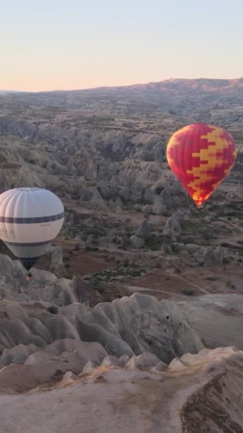 Cappadocia, Turkey - vertical video of balloon launch — Stock Video