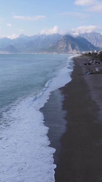 Beach at the seaside resort town. Turkey. Vertical video — Stock Video