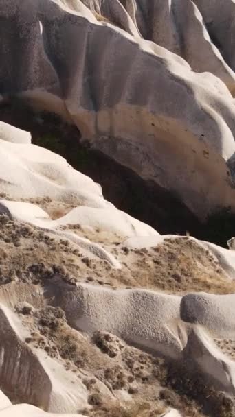 Kappadokien Landschaft Luftaufnahme. Türkei. Goreme-Nationalpark. Vertikales Video — Stockvideo