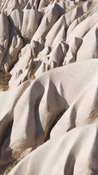 Capadócia vista aérea paisagem. A Turquia. Parque Nacional Goreme. Vídeo vertical — Vídeo de Stock