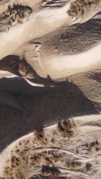 Cappadocia paesaggio vista aerea. Tacchino. Parco nazionale di Goreme. Video verticale — Video Stock