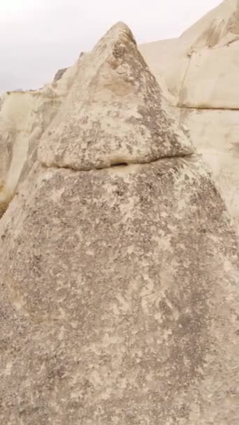 Capadócia vista aérea paisagem. A Turquia. Parque Nacional Goreme. Vídeo vertical — Vídeo de Stock