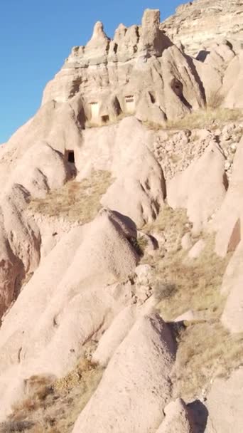 Capadócia vista aérea paisagem. A Turquia. Parque Nacional Goreme. Vídeo vertical — Vídeo de Stock