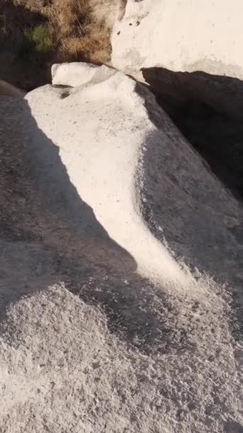 Capadócia vista aérea paisagem. A Turquia. Parque Nacional Goreme. Vídeo vertical — Vídeo de Stock