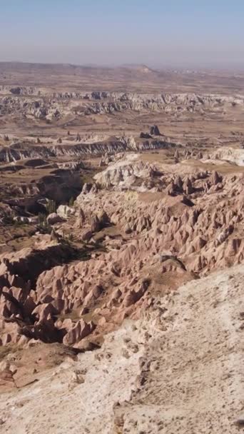 Cappadoce paysage vue aérienne. La Turquie. Parc national de Goreme. Vidéo verticale — Video