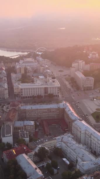 乌克兰基辅中心。垂直录像。空中景观 — 图库视频影像