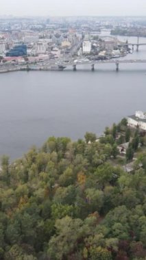 Dnipro Nehri 'nin dikey görüntüsü - Ukrayna' nın ana nehri