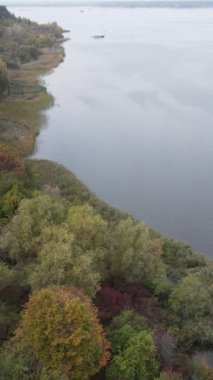 Dnipro Nehri 'nin dikey görüntüsü - Ukrayna' nın ana nehri