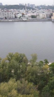 Dnipro Nehri 'nin dikey görüntüsü - Ukrayna' nın ana nehri