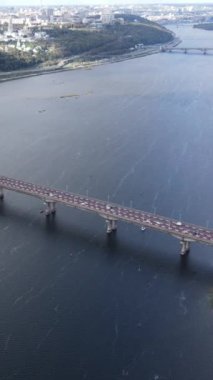 Dnipro Nehri 'nin dikey görüntüsü - Ukrayna' nın ana nehri