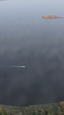 Dnipro Nehri 'nin dikey görüntüsü - Ukrayna' nın ana nehri