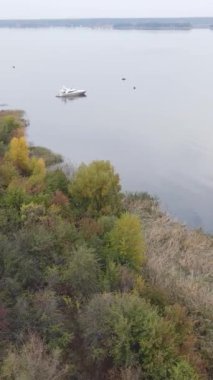 Dnipro Nehri 'nin dikey görüntüsü - Ukrayna' nın ana nehri
