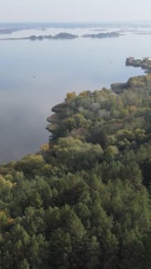 Dnipro Nehri 'nin dikey görüntüsü - Ukrayna' nın ana nehri