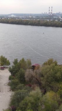 Dnipro Nehri 'nin dikey görüntüsü - Ukrayna' nın ana nehri