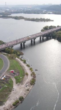 Dnipro Nehri 'nin dikey görüntüsü - Ukrayna' nın ana nehri