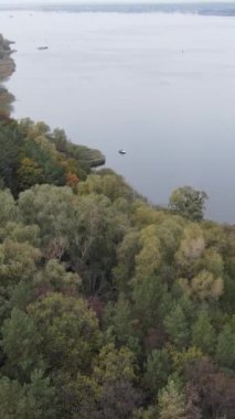 Dnipro Nehri 'nin dikey görüntüsü - Ukrayna' nın ana nehri