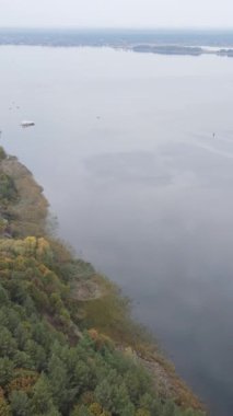 Dnipro Nehri 'nin dikey görüntüsü - Ukrayna' nın ana nehri