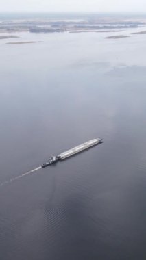 Dnipro Nehri 'nin dikey görüntüsü - Ukrayna' nın ana nehri