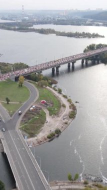 Dnipro Nehri 'nin dikey görüntüsü - Ukrayna' nın ana nehri