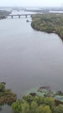 Dnipro Nehri 'nin dikey görüntüsü - Ukrayna' nın ana nehri
