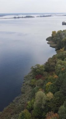 Dnipro Nehri 'nin dikey görüntüsü - Ukrayna' nın ana nehri