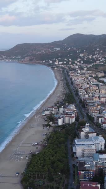 Video verticale Alanya, Turchia - località balneare. Vista aerea — Video Stock