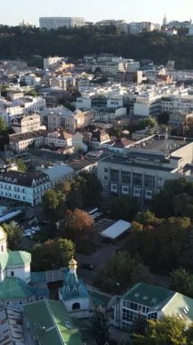 Ukrayna 'nın dikey video başkenti Kyiv. Hava görüntüsü. Kiev