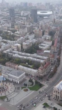 Ukrayna 'nın dikey video başkenti Kyiv. Hava görüntüsü. Kiev