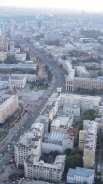 Ukrayna 'nın dikey video başkenti Kyiv. Hava görüntüsü. Kiev