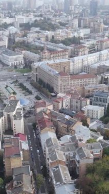 Ukrayna 'nın dikey video başkenti Kyiv. Hava görüntüsü. Kiev