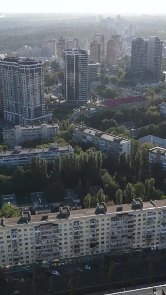 Ukrayna 'nın dikey video başkenti Kyiv. Hava görüntüsü. Kiev — Stok video