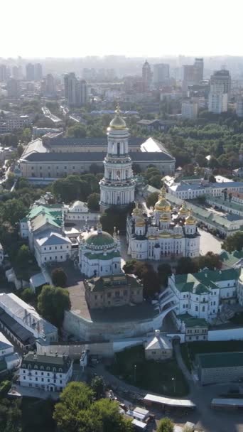 Capital de vídeo vertical de Ucrania - Kiev. Vista aérea. Kiev — Vídeo de stock