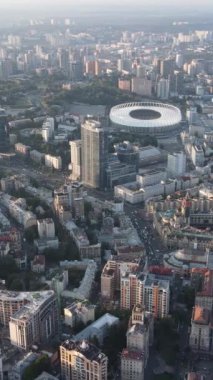 Ukrayna 'nın dikey video başkenti Kyiv. Hava görüntüsü. Kiev