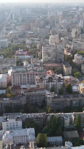 Vertikale Video-Hauptstadt der Ukraine - Kiew. Luftaufnahme. Kiew — Stockvideo