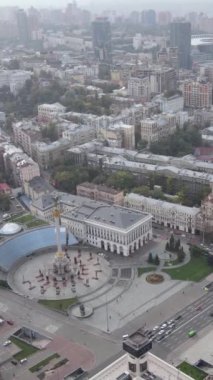Ukrayna 'nın dikey video başkenti Kyiv. Hava görüntüsü. Kiev