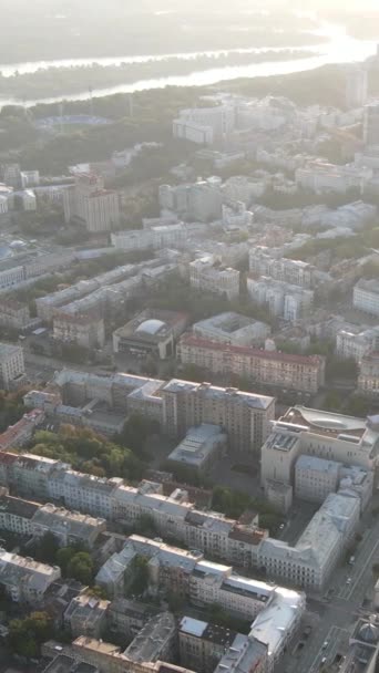 Vertikal video capital of Ukraine - Kyiv. Pemandangan udara. Kiev — Stok Video