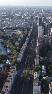 Ukrayna 'nın dikey video başkenti Kyiv. Hava görüntüsü. Kiev