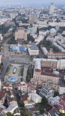 Kyiv, Ukrayna hava görüntüsü. Kiev. Dikey video