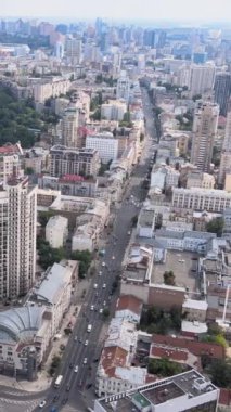 Kyiv, Ukrayna hava görüntüsü. Kiev. Dikey video