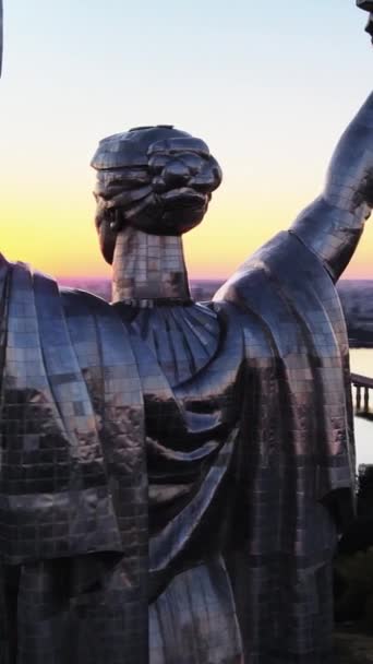 Motherland Monument in Kyiv, Ukraine. Vertical video — Stock Video